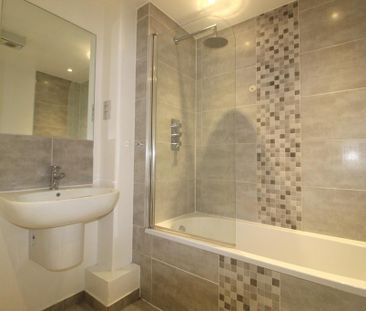 2 bedroom apartment to rent - Photo 3