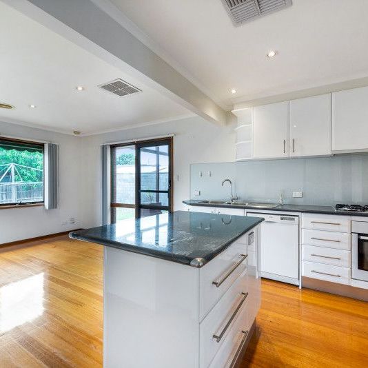 Beautifully renovated home - Photo 1