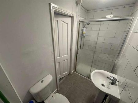 Acaster Drive, Low Moor, Bradford, BD12 - Photo 2