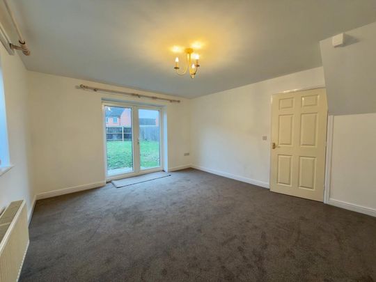 3 bedroom terraced house to rent - Photo 1