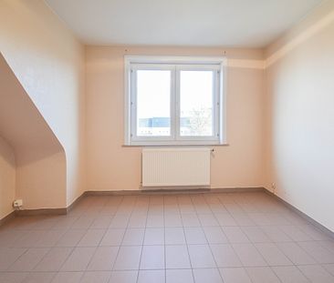 Goed onderhouden appartement met twee slaapkamers in centrum Izegem - Photo 3