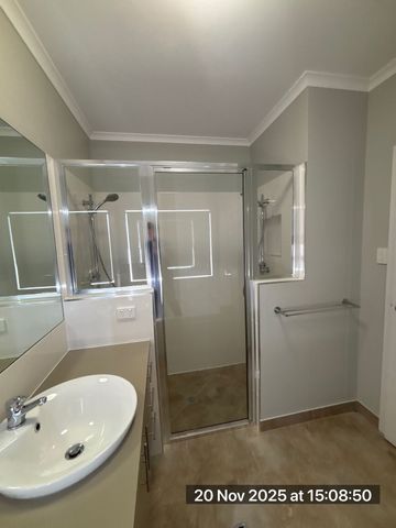 Modern 4-Bedroom Home with Study - Photo 5