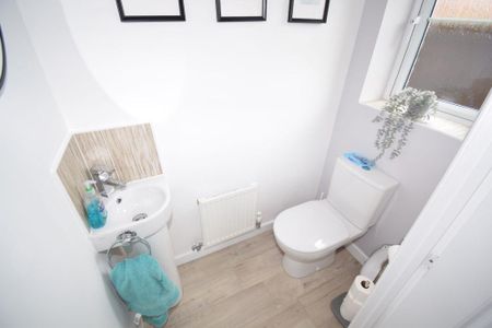 3 bedroom detached house to rent - Photo 5