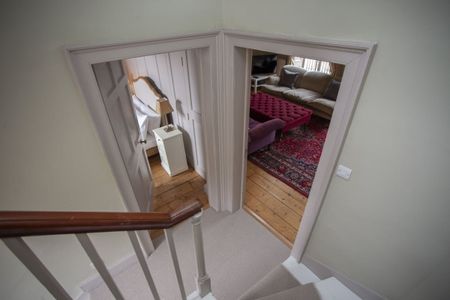 4 bedroom semi-detached house to rent - Photo 4