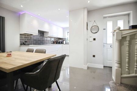 Pavilion Close, Swindon, Swindon, SN1 - Photo 4