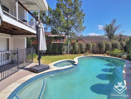 4 Bedroom Home. Immaculate Elevated Family Home - Photo 4