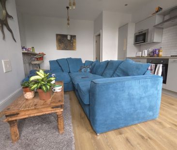 2 Bed - Flat 5, 35 Richmond Road, Headingley, Leeds - LS6 1BX - Student/Professional - Photo 6