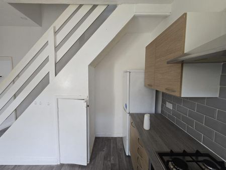 2 bedroom terraced house to rent - Photo 3