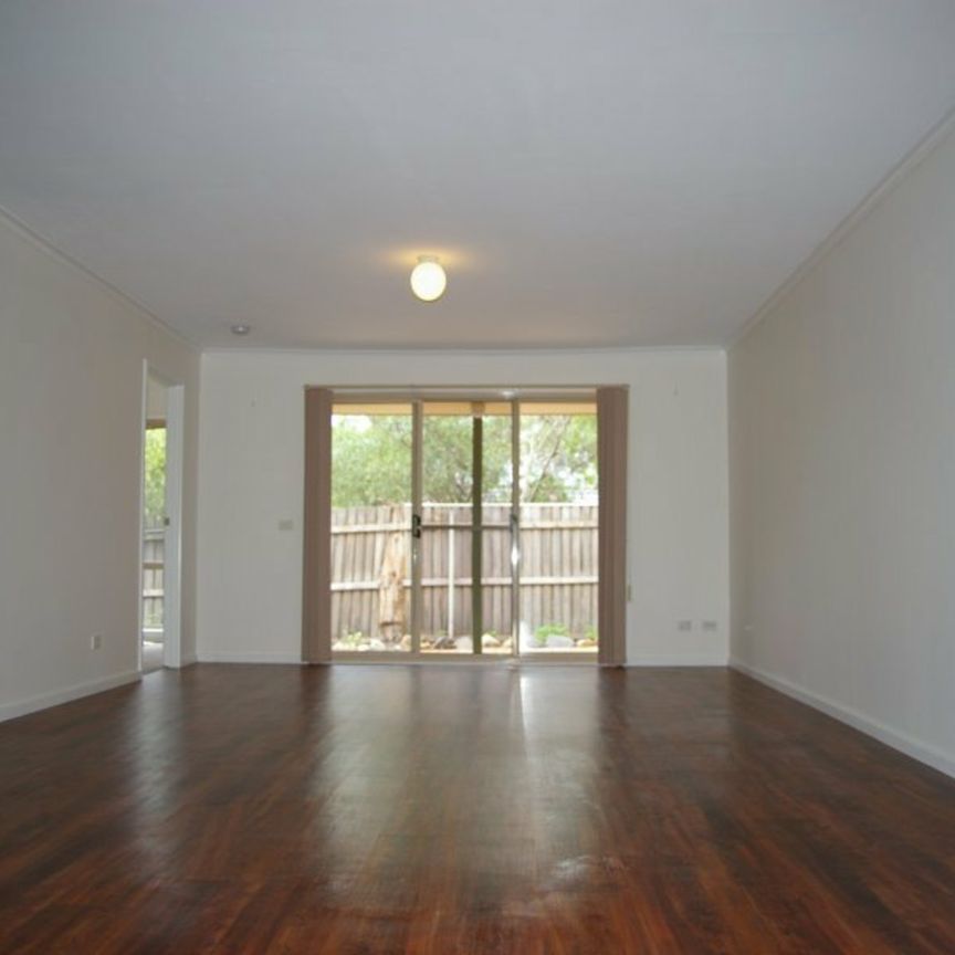 Spacious Three Bedroom Townhouse - Photo 1