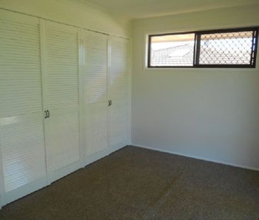 3 Bedroom Plus Rumpus Close to Schools and Usq - Photo 2