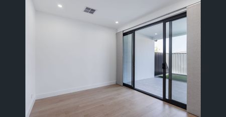 Modern Luxury and Lifestyle at Its Best - Photo 4