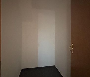 Staßfurt: großzügige 2 Zimmerwohnung inklusive Stellplatz - Foto 1