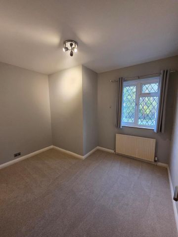 3 bedroom terraced house to rent - Photo 2