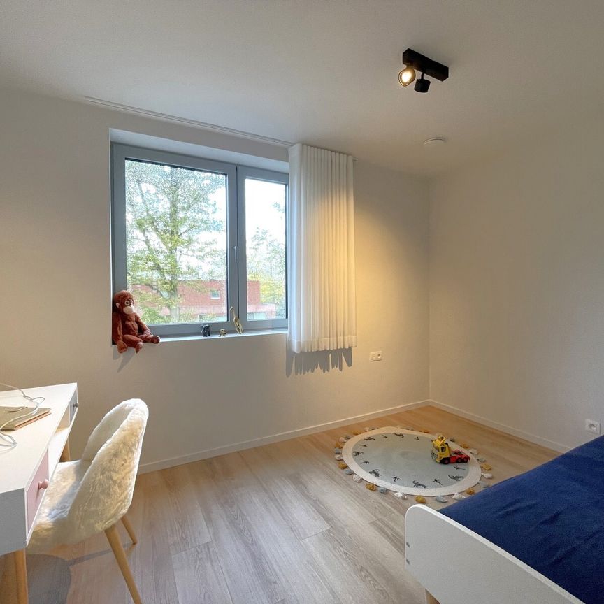 ENERGIEZUINIGE NIEUWBOUWWONING MET 3 SLPK EN GARAGE - Photo 1