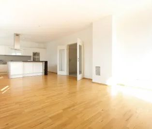 Großzügig Wohnen auf höchstem Niveau mit Terrasse! - Foto 1