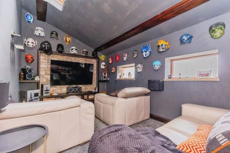 Halifax, Boothtown - Photo 3