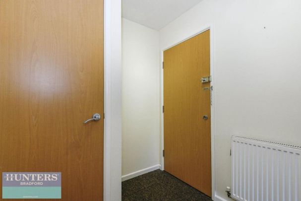 Chartwell Drive, West Yorkshire, Bradford, BD6 - Photo 1