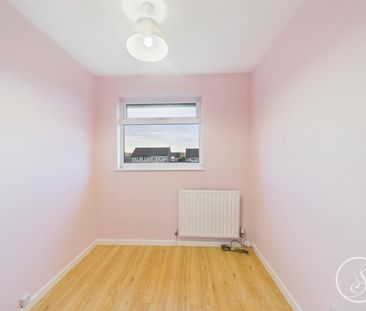 Cobham Walk, Leeds - Photo 4