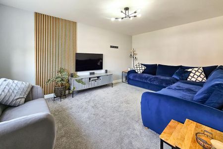 5 bedroom detached house to rent - Photo 2