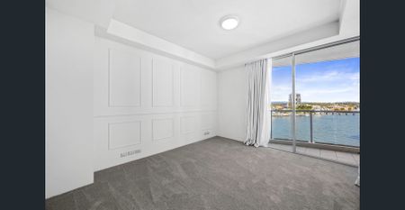 Riverfront Luxury Living with Marina Berth | Sentinel, Surfers Paradise - Photo 3