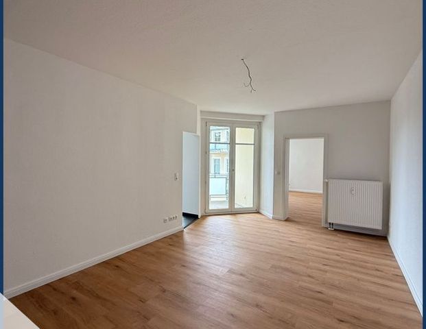 Moderne 2-Raum-Wohnung: Frisch Renoviert mit Balkon, Einbauküche & Stellplatz! - Foto 1