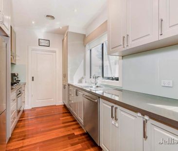 2 Bed, 1 Bath - Photo 6