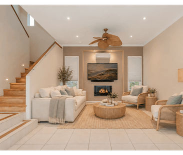 Relaxed Waterfront Living with pontoon!!! - Photo 2
