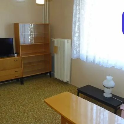 Praktický byt 3+1 s novým balkonem na Vajgaru v J. Hradci - Photo 1
