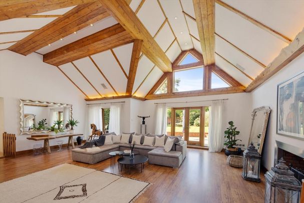 6 bedroom detached house to rent - Photo 1