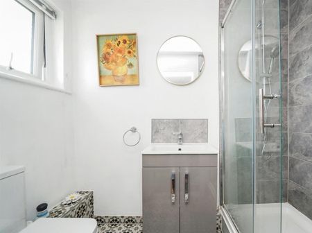 3 bedroom House To Let Total Size: 1140 SQ FT - Photo 5