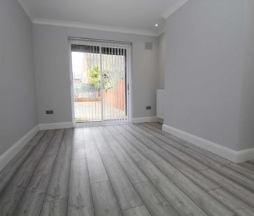 3 bed Semi Detached for rent - Photo 2