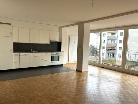 Zentrale 4.5-Zimmerwohnung mit grossem Balkon - Foto 4