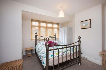 2 bedroom semi-detached house to rent - Photo 5