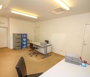 Property to rent - Photo 4