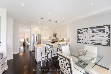 Condo Townhouse For Lease | W9246201 - Photo 3