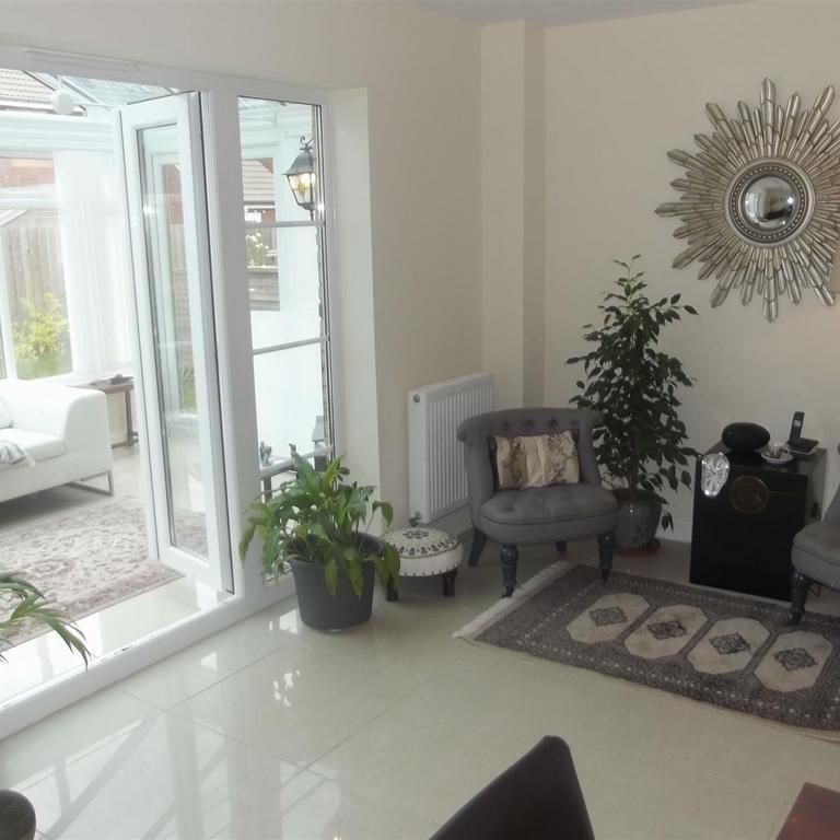 4 bedroom townhouse to rent - Photo 1