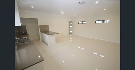 WATER INCLUDED MODERN 2 STOREY - Photo 3