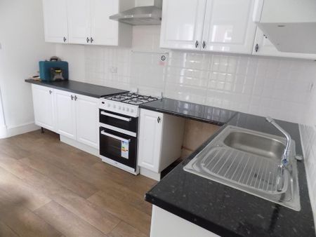 1 bedroom house of multiple occupation to rent - Photo 3