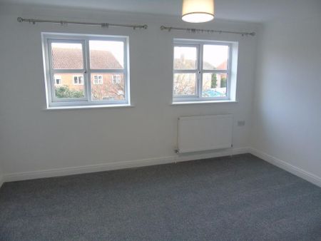 3 bedroom semi-detached house to rent - Photo 3