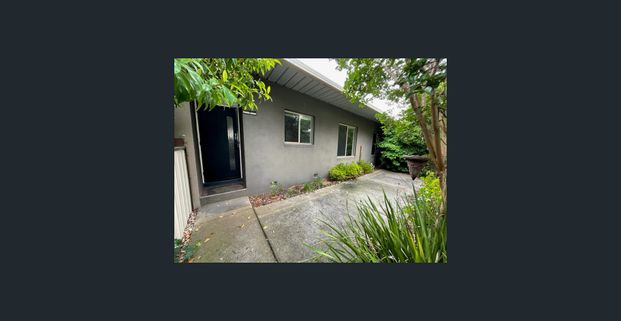 Two bedroom unit close to CBD - Photo 1