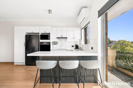 Newly Renovated 2 Bedroom Unit - Photo 4