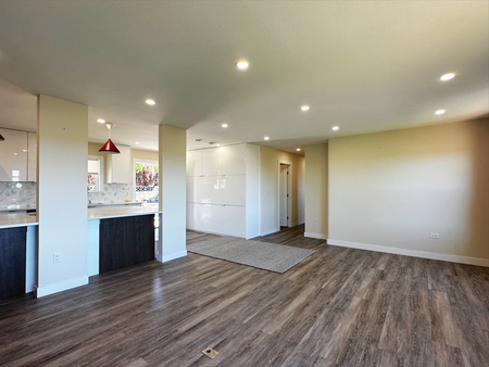 Beautiful Renovated Upper Floor for Rent | South Burnaby (South Burnaby) - Photo 4