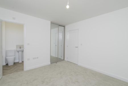 3 bedroom semi-detached house to rent - Photo 5