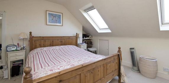 3 bedroom flat to rent - Photo 2