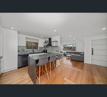 8 Euroka Street, Mornington, Tas 7018 - Photo 2