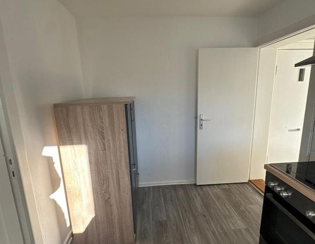 Schöne 2-Zimmer-Dachgeschosswohnung in der Tilsiter Straße (Mürwik) - Foto 1