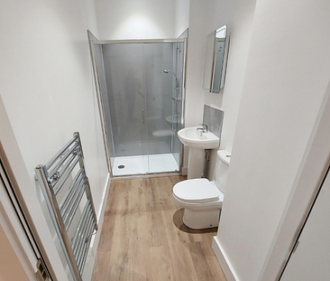 Two double bedroom furnished apartment close to Nottingham Train Station - Photo 1