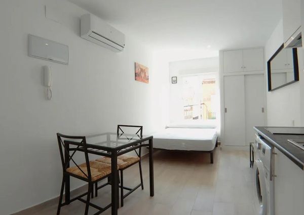 Calle de Berruguete, Madrid, Community of Madrid 28039