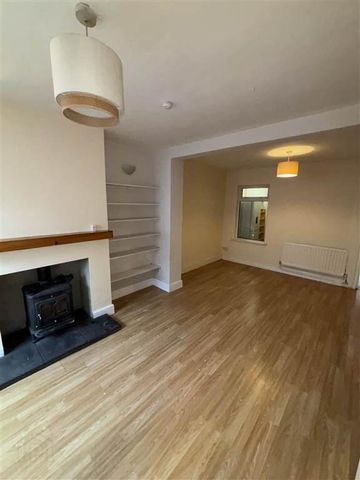 8 Hill Street, Dunmurry, Belfast, BT17 0AD - Photo 2