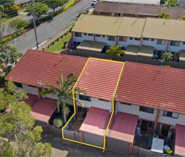 Spacious Townhouse In Quiet Complex! - Photo 1